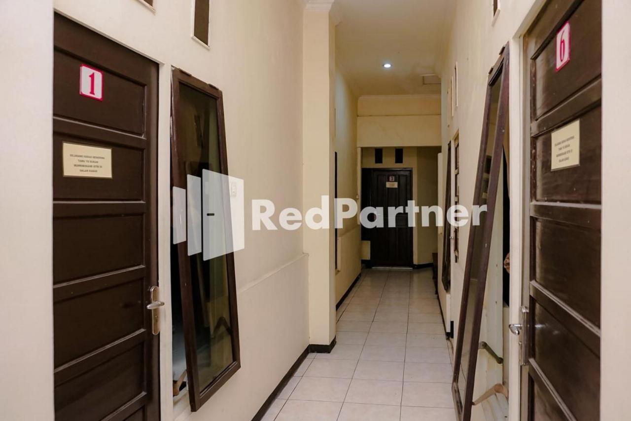 Sawojajar Inn Mitra Reddoorz Malang Exterior photo